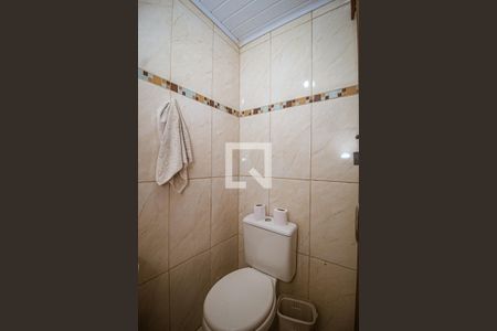 Casa à venda com 58m², 2 quartos e 2 vagas Casa à venda com 58m², 2 quartos e 2 vagasBanheiro