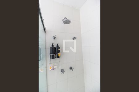 Apartamento à venda com 76m², 2 quartos e 1 vaga Apartamento à venda com 76m², 2 quartos e 1 vagaBanheiro