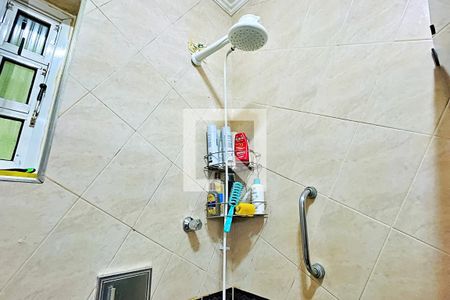 Casa à venda com 150m², 4 quartos e 3 vagas Casa à venda com 150m², 4 quartos e 3 vagasBanheiro