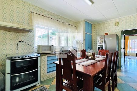 Casa à venda com 150m², 4 quartos e 3 vagas Casa à venda com 150m², 4 quartos e 3 vagasCozinha