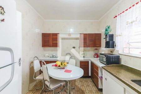 Casa à venda com 138m², 4 quartos e 2 vagas Casa à venda com 138m², 4 quartos e 2 vagasCozinha