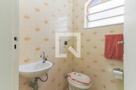 Casa à venda com 138m², 4 quartos e 2 vagas Casa à venda com 138m², 4 quartos e 2 vagasBanheiro Social