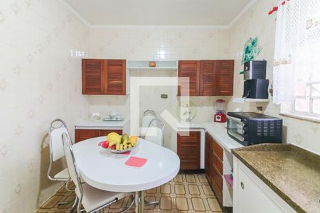 Casa à venda com 138m², 4 quartos e 2 vagas Casa à venda com 138m², 4 quartos e 2 vagasCozinha