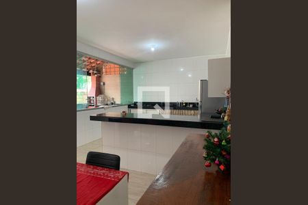Casa à venda com 270m², 3 quartos e 6 vagas