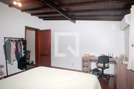 Casa à venda com 420m², 5 quartos e 2 vagasQuarto 1 Suíte