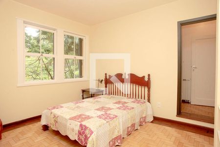 Casa à venda com 420m², 5 quartos e 2 vagasQuarto 2 Suíte Americana