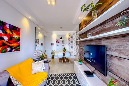 Sala de apartamento à venda com 2 quartos, 64m² em Vila Bertioga, São Paulo