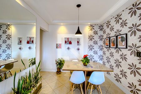 Sala de apartamento à venda com 2 quartos, 64m² em Vila Bertioga, São Paulo