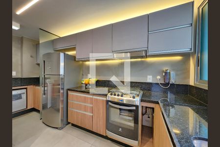 Apartamento à venda com 65m², 2 quartos e 2 vagas Apartamento à venda com 65m², 2 quartos e 2 vagasCozinha