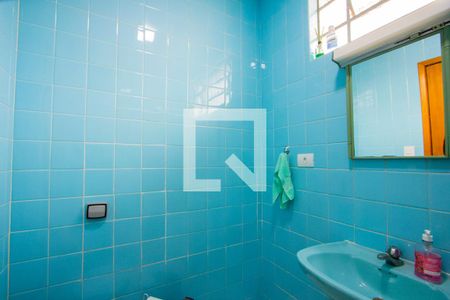 Casa à venda com 121m², 3 quartos e 3 vagas Casa à venda com 121m², 3 quartos e 3 vagasBanheiro social