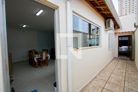 Casa à venda com 121m², 3 quartos e 3 vagas Casa à venda com 121m², 3 quartos e 3 vagasCorredor - Externo