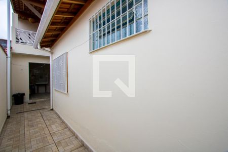 Casa à venda com 121m², 3 quartos e 3 vagas Casa à venda com 121m², 3 quartos e 3 vagasCorredor - Externo