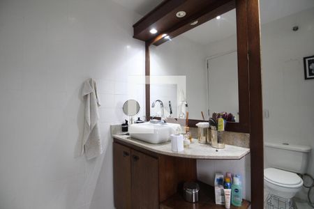 Apartamento à venda com 142m², 4 quartos e 1 vagaQuarto 3 - Banheiro da Suíte