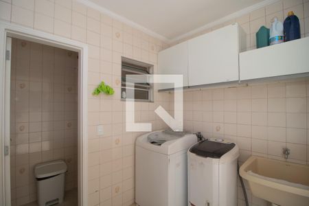 Casa à venda com 209m², 4 quartos e 4 vagas Casa à venda com 209m², 4 quartos e 4 vagasÁrea de Serviço