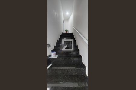 Apartamento à venda com 120m², 2 quartos e 2 vagasEscada