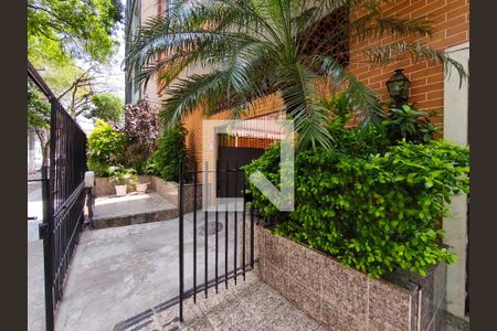 Apartamento à venda com 74m², 2 quartos e 1 vagaFachada e portaria