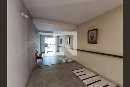 Apartamento à venda com 74m², 2 quartos e 1 vagaFachada e portaria