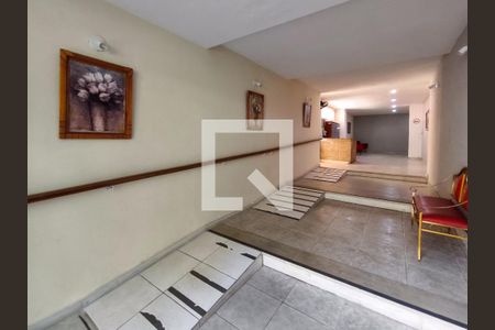 Apartamento à venda com 74m², 2 quartos e 1 vagaFachada e portaria