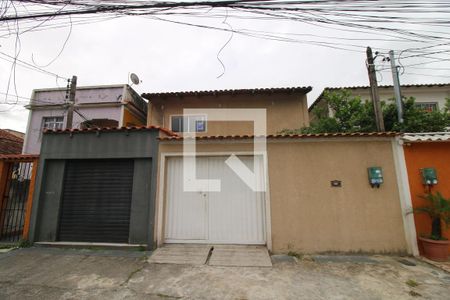 Casa à venda com 225m², 4 quartos e 2 vagasFachada da casa