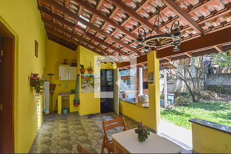 Casa à venda com 198m², 3 quartos e 3 vagasQuintal