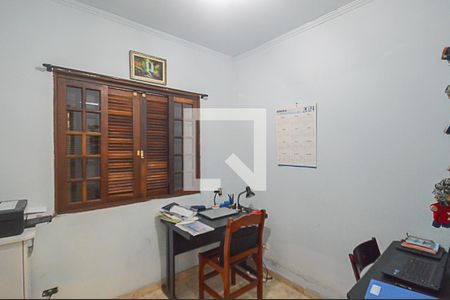 Casa à venda com 198m², 3 quartos e 3 vagasEscritório