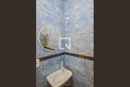 Casa à venda com 198m², 3 quartos e 3 vagasBanheiro de serviço