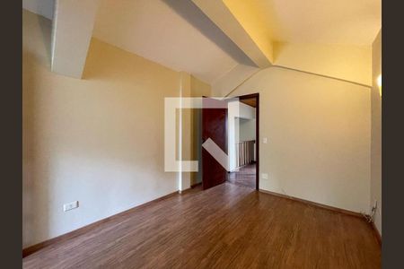 Casa de condomínio à venda com 400m², 5 quartos e 2 vagas Casa de condomínio à venda com 400m², 5 quartos e 2 vagasSuite