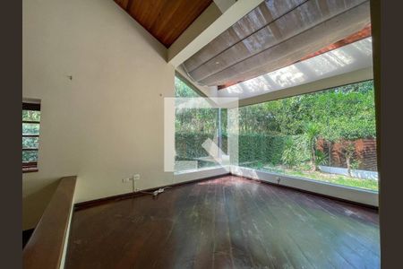 Casa de condomínio à venda com 400m², 5 quartos e 2 vagas Casa de condomínio à venda com 400m², 5 quartos e 2 vagasQuarto