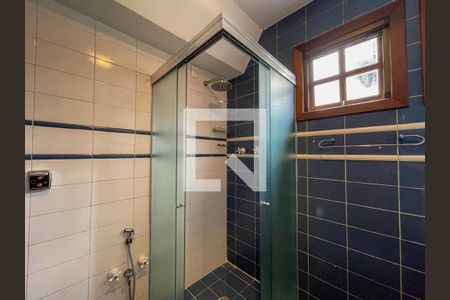 Casa de condomínio à venda com 400m², 5 quartos e 2 vagas Casa de condomínio à venda com 400m², 5 quartos e 2 vagasBanheiro
