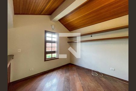 Casa de condomínio à venda com 400m², 5 quartos e 2 vagas Casa de condomínio à venda com 400m², 5 quartos e 2 vagasSuite 2