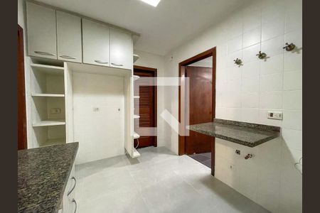 Casa de condomínio à venda com 400m², 5 quartos e 2 vagas Casa de condomínio à venda com 400m², 5 quartos e 2 vagasCozinha