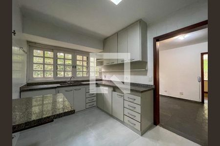 Casa de condomínio à venda com 400m², 5 quartos e 2 vagas Casa de condomínio à venda com 400m², 5 quartos e 2 vagasCozinha