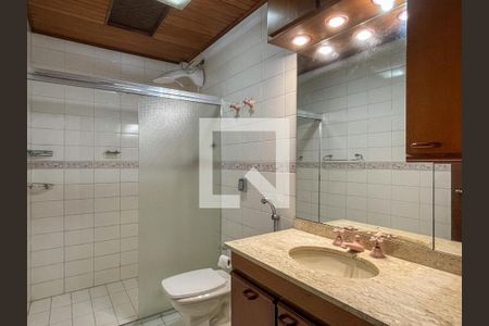 Casa de condomínio à venda com 400m², 5 quartos e 2 vagas Casa de condomínio à venda com 400m², 5 quartos e 2 vagasBanheiro