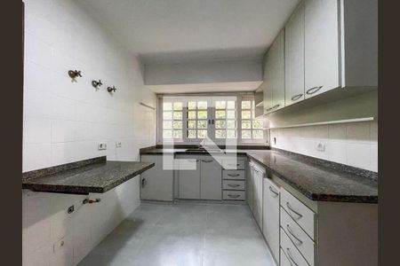 Casa de condomínio à venda com 400m², 5 quartos e 2 vagas Casa de condomínio à venda com 400m², 5 quartos e 2 vagasCozinha