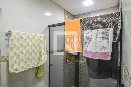 Casa à venda com 256m², 2 quartos e 2 vagas Casa à venda com 256m², 2 quartos e 2 vagasBanheiro da Suíte