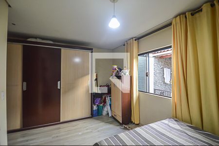 Casa à venda com 256m², 2 quartos e 2 vagas Casa à venda com 256m², 2 quartos e 2 vagasSuíte 2