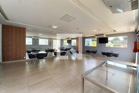 Apartamento para alugar com 47m², 2 quartos e 1 vaga Apartamento para alugar com 47m², 2 quartos e 1 vagaÁrea comum - Salão de festas