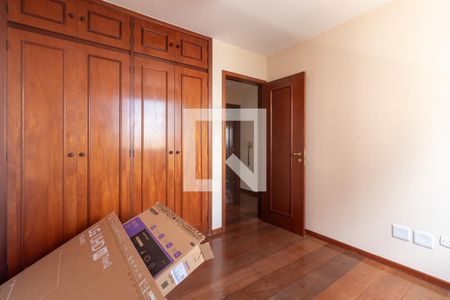 Apartamento à venda com 466m², 5 quartos e 6 vagasQuarto 4