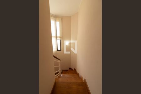 Apartamento à venda com 466m², 5 quartos e 6 vagasEscada