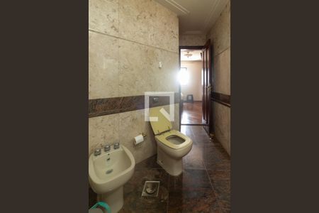 Apartamento à venda com 466m², 5 quartos e 6 vagasBanheiro da Suíte 1