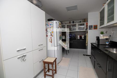 Apartamento à venda com 190m², 3 quartos e 2 vagasCozinha