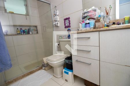 Apartamento à venda com 190m², 3 quartos e 2 vagasBanheiro quarto 2