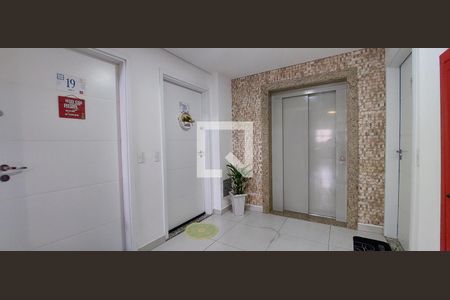 Apartamento à venda com 104m², 2 quartos e 2 vagas Apartamento à venda com 104m², 2 quartos e 2 vagasElevador