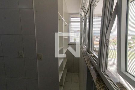 Apartamento à venda com 123m², 3 quartos e 2 vagas Apartamento à venda com 123m², 3 quartos e 2 vagasCozinha e Área de Serviço