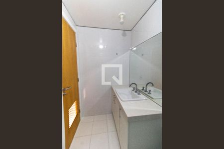 Apartamento à venda com 123m², 3 quartos e 2 vagas Apartamento à venda com 123m², 3 quartos e 2 vagasBanheiro da Suíte 2
