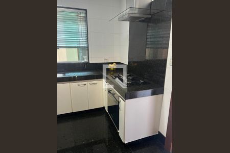 Casa à venda com 289m², 3 quartos e 2 vagasCozinha