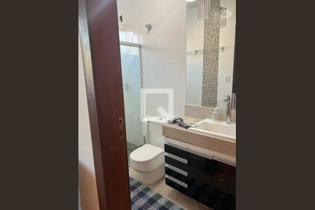 Casa à venda com 289m², 3 quartos e 2 vagasBanheiro