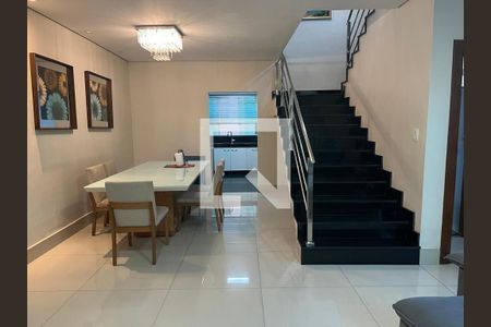 Casa à venda com 289m², 3 quartos e 2 vagasSala de Jantar