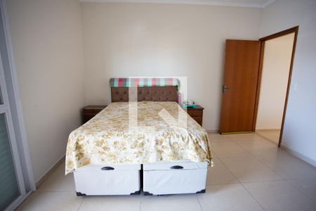 Casa à venda com 250m², 5 quartos e 4 vagas Casa à venda com 250m², 5 quartos e 4 vagasQUARTO 5