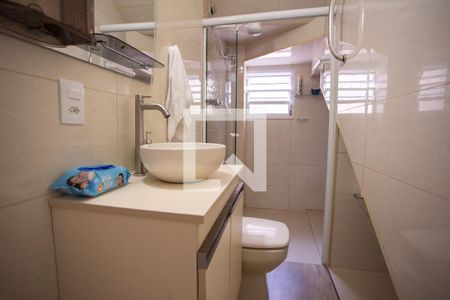 Casa à venda com 250m², 5 quartos e 4 vagas Casa à venda com 250m², 5 quartos e 4 vagasBANHEIRO